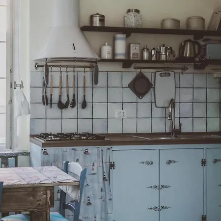 Un Letto Nel Cortile Apartamento