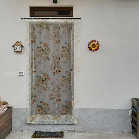 Un Letto Nel Cortile *
